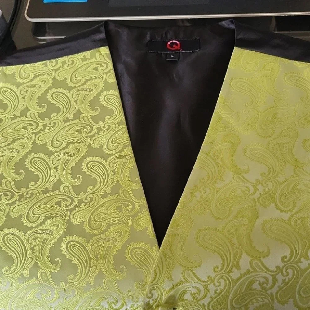 Men's Vest by Brand Q (size L) - Picture 4 of 5